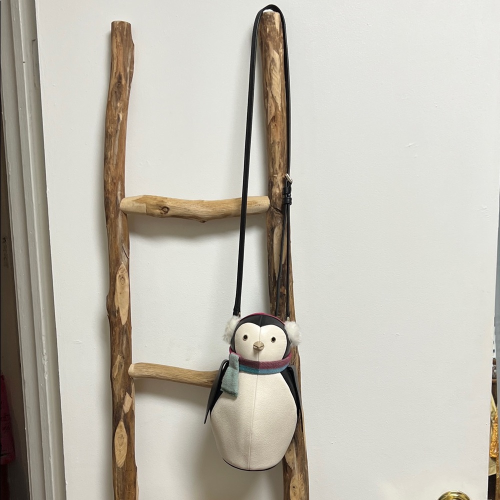 Kate Spade Morty the Penguin Crossbody Bag in Black and Cream NWOT - Picture 2 of 9
